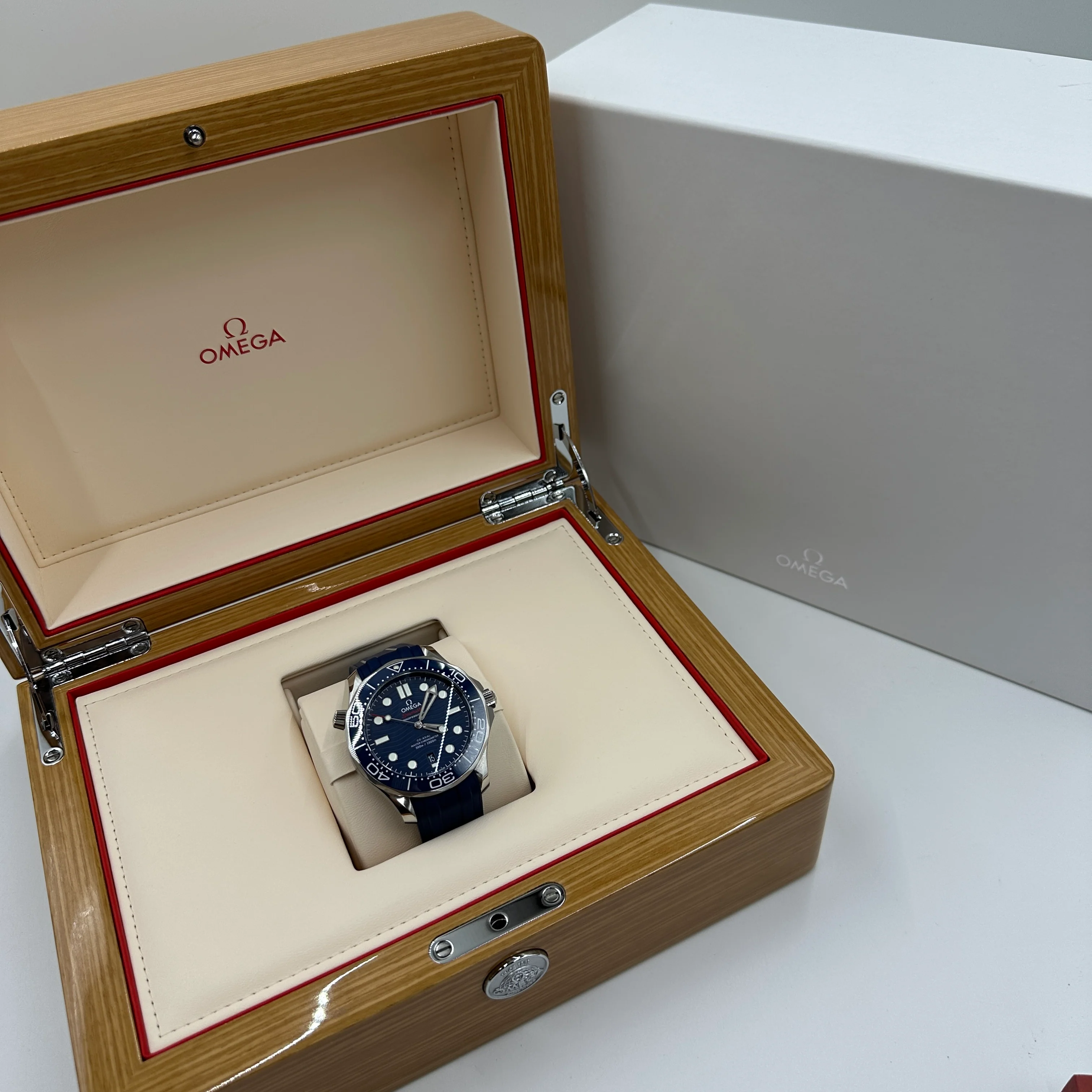 Omega Seamaster Diver 300 M 210.32.42.20.03.001 - Image 4