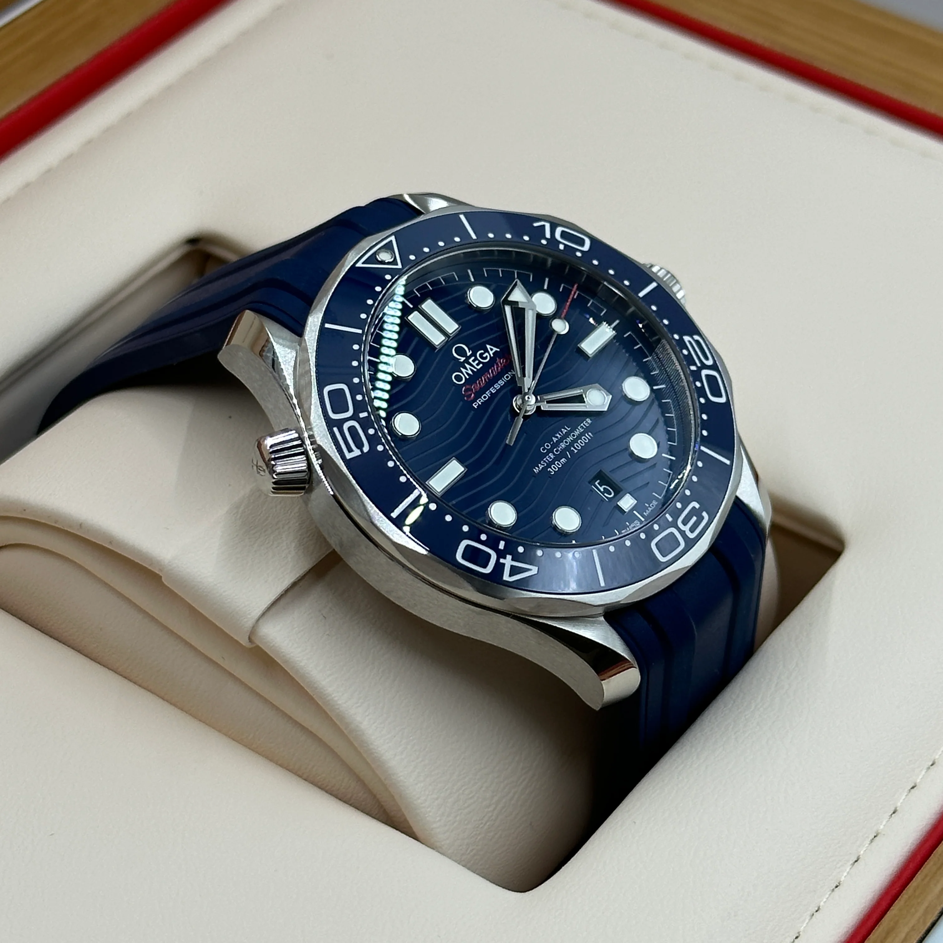 Omega Seamaster Diver 300 M 210.32.42.20.03.001 - Image 8