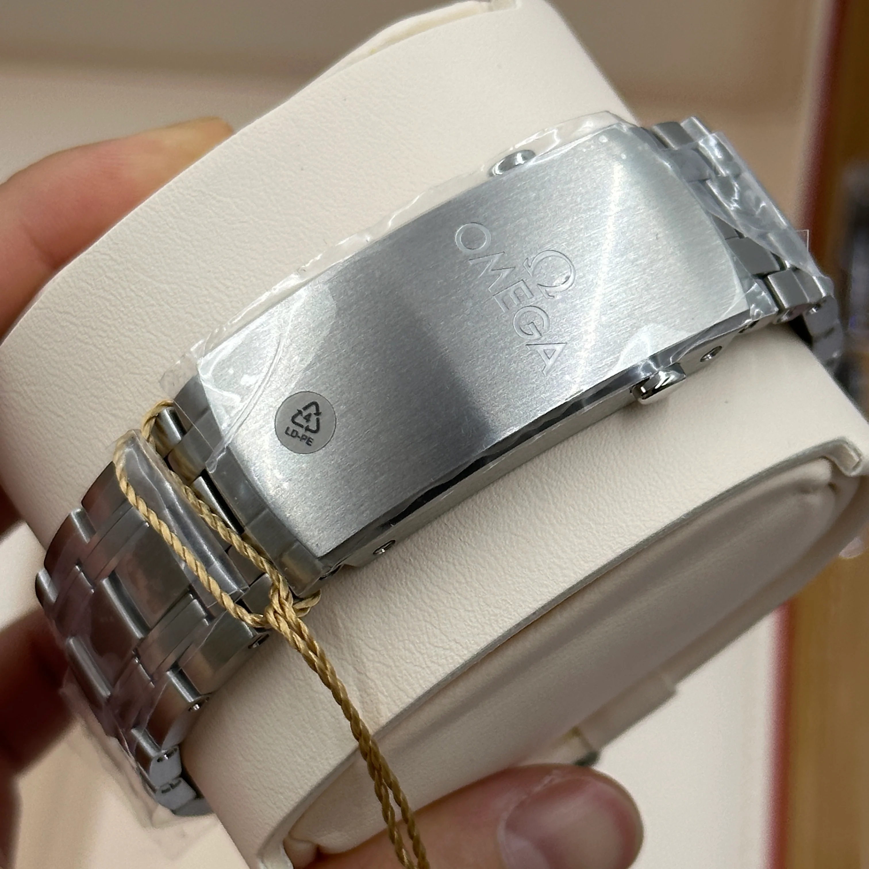 Omega Seamaster Diver 300M 210.30.42.20.03.001 2026 - Image 29