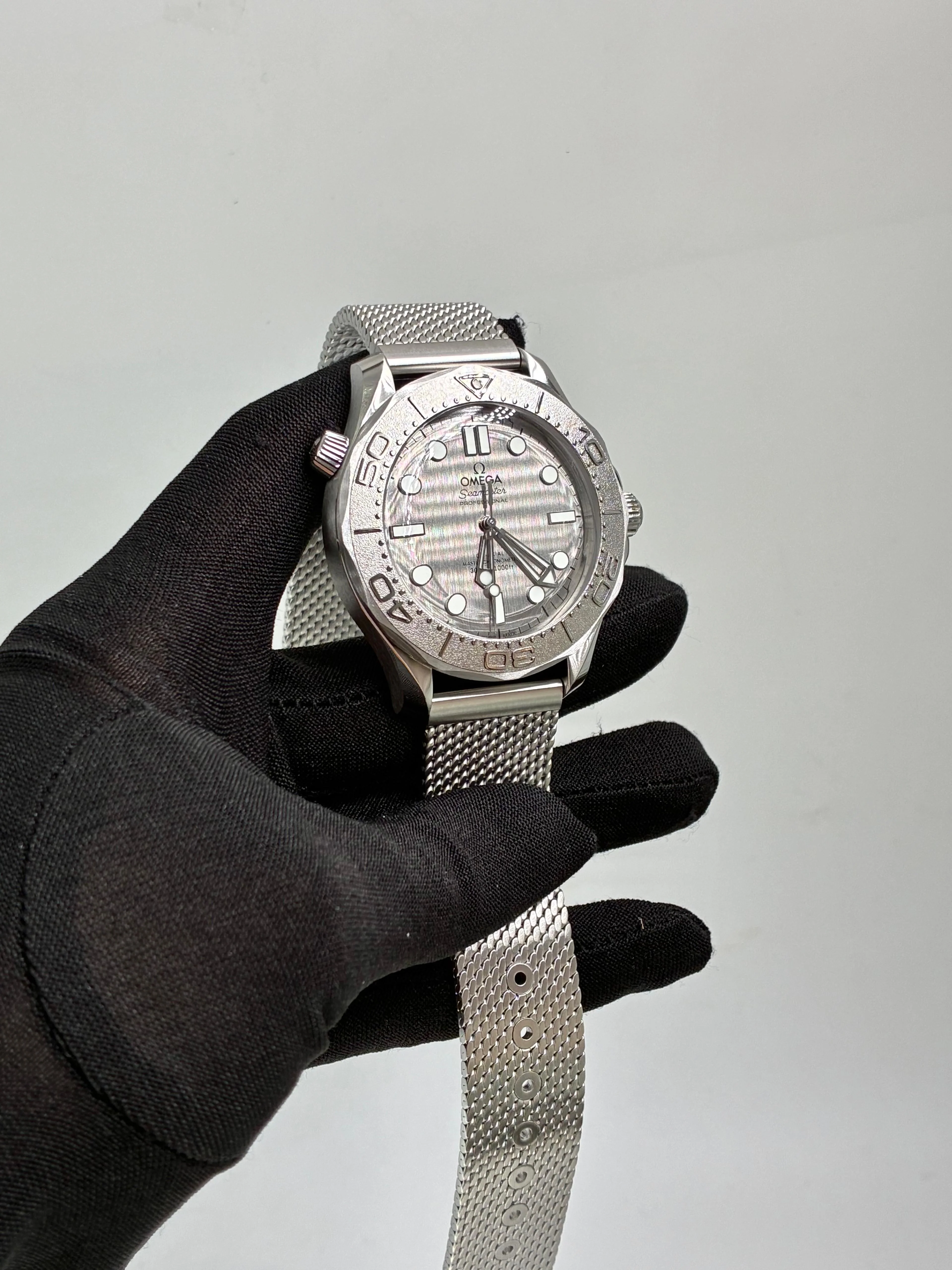 Omega Seamaster Diver 300M 210.30.42.20.06.002 - Image 11