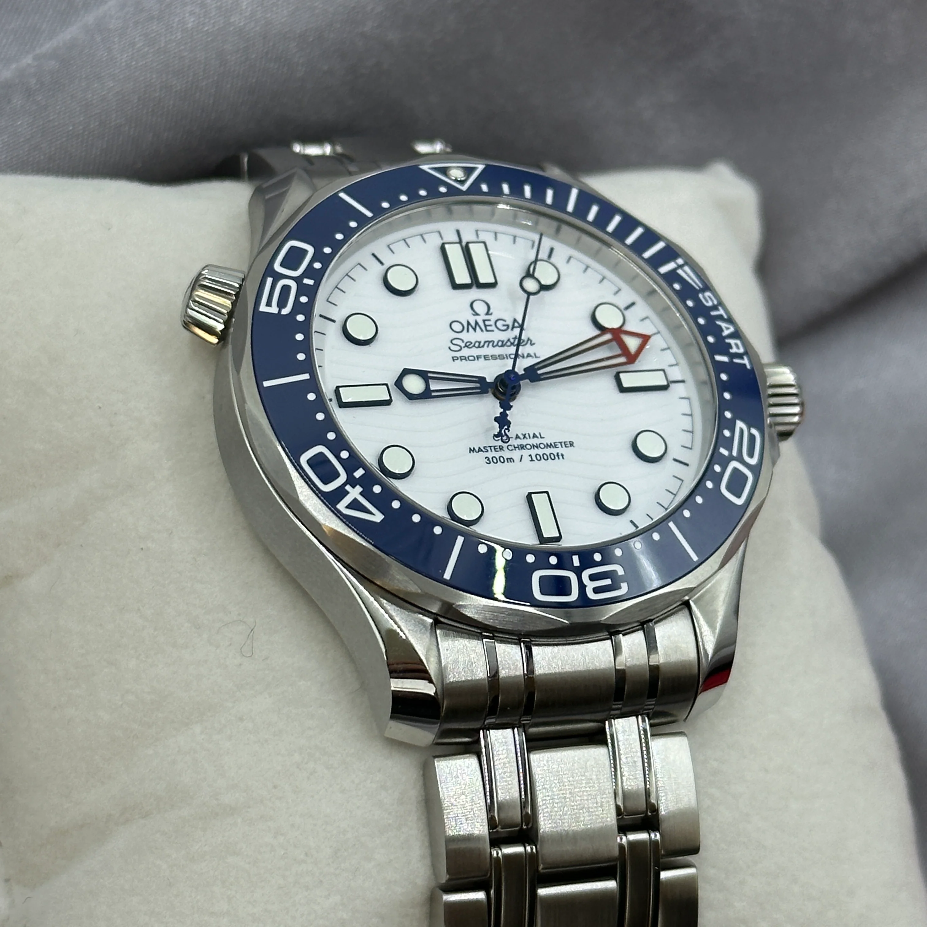 Omega Seamaster Diver 300M 42MM 210.30.42.20.04.002 2024 Iol - Image 3