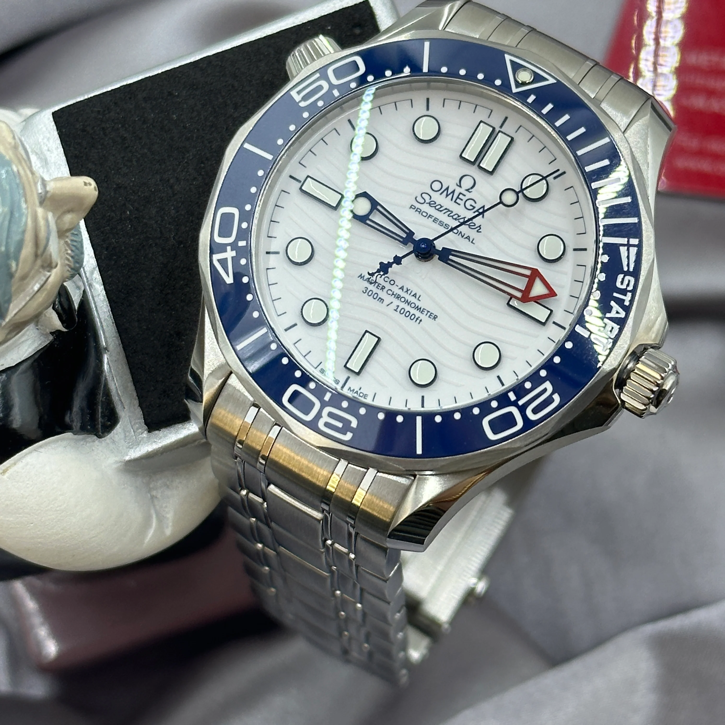 Omega Seamaster Diver 300M 42MM 210.30.42.20.04.002 2024 Iol - Image 9
