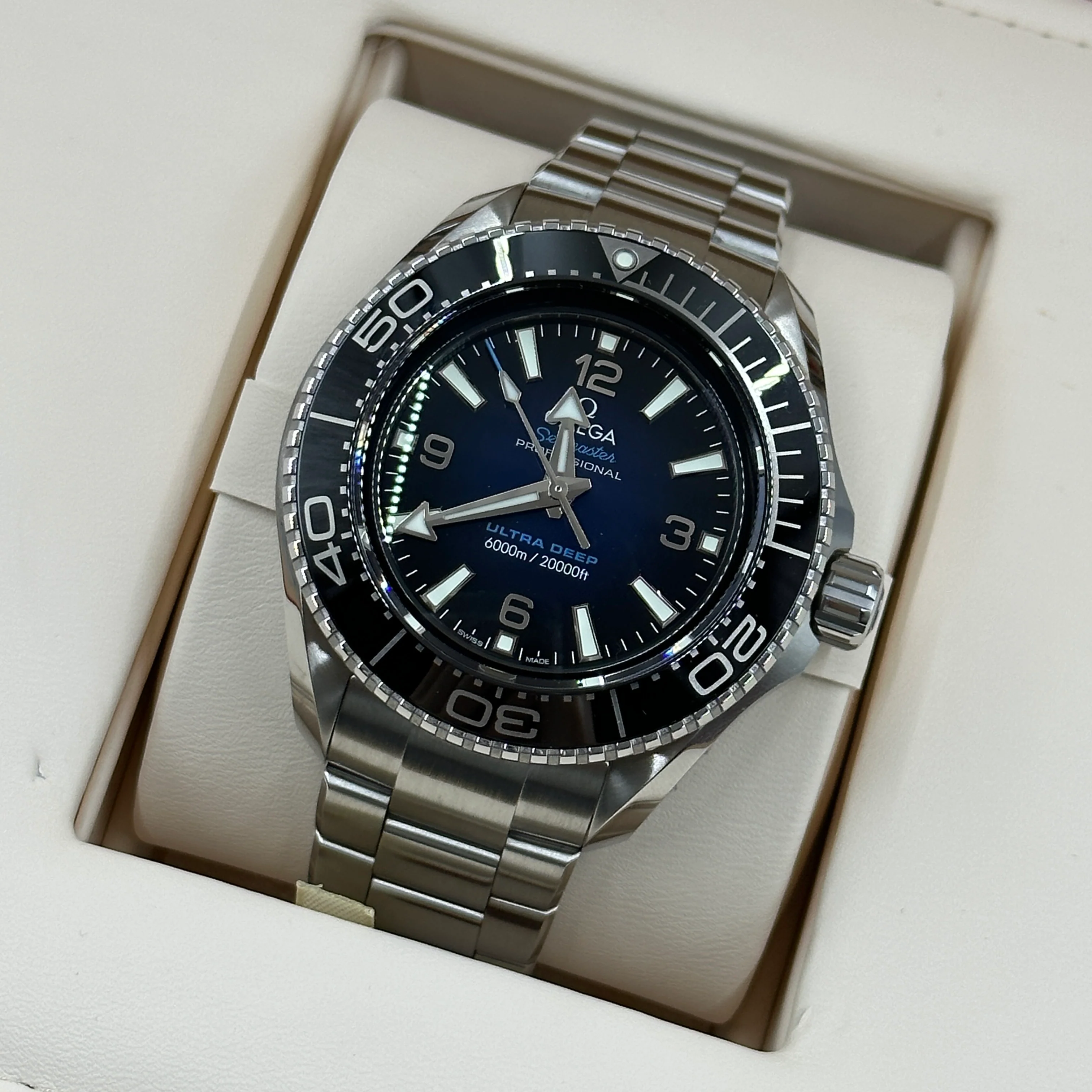 Omega Seamaster Planet Ocean 6000M 45.5 MM 215.30.46.21.03.001 2023 - Image 10
