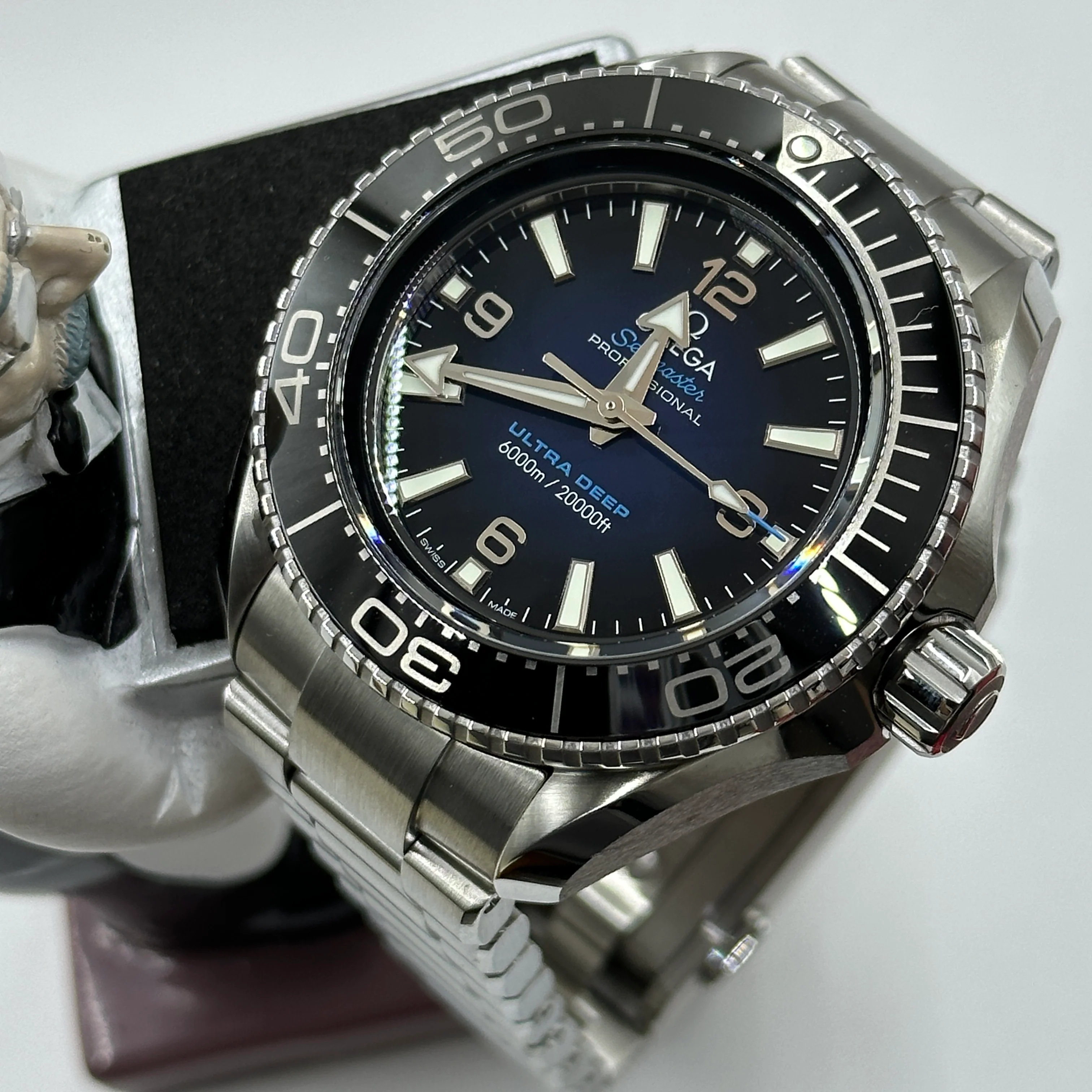 Omega Seamaster Planet Ocean 6000M 45.5 MM 215.30.46.21.03.001 2023 - Image 17