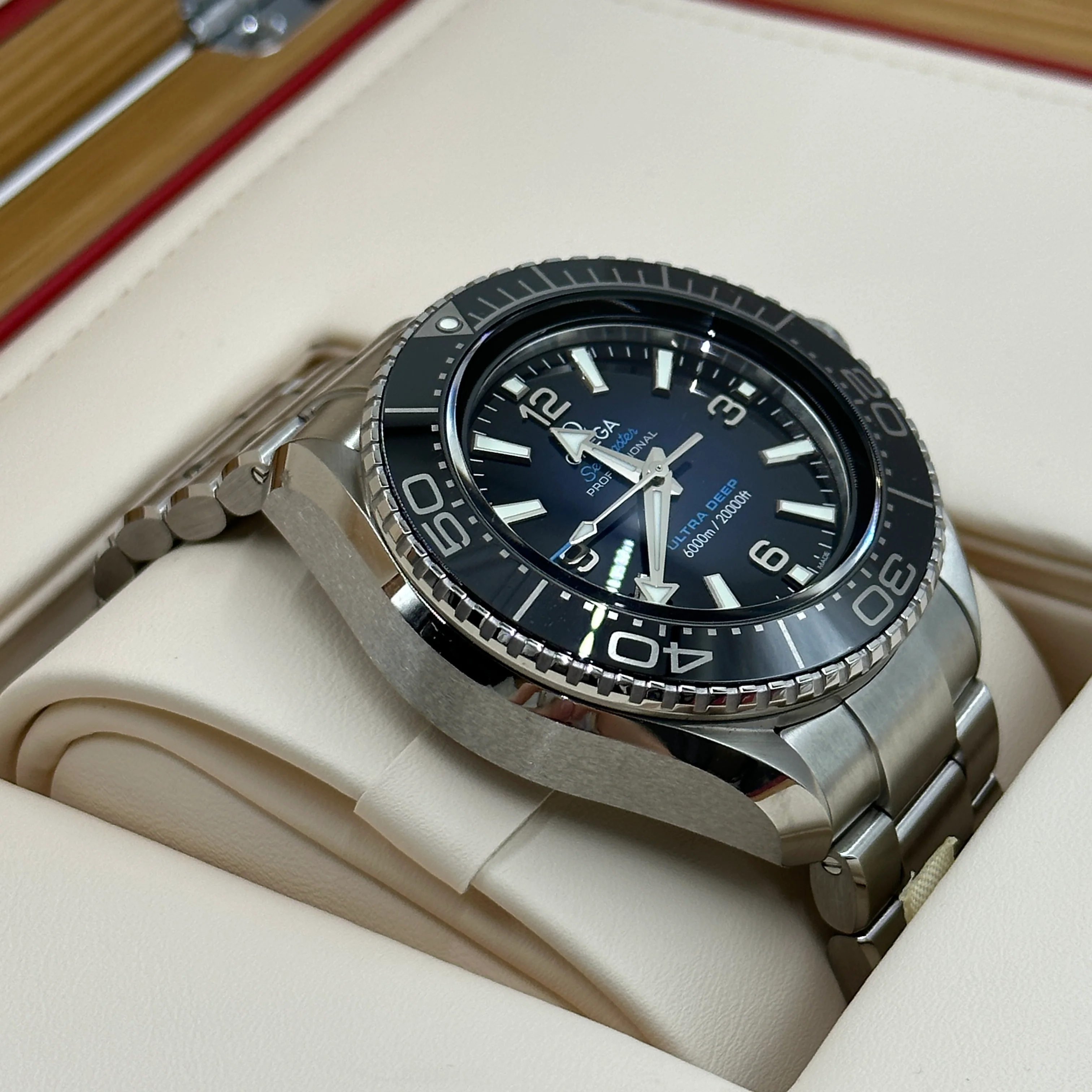 Omega Seamaster Planet Ocean 6000M 45.5 MM 215.30.46.21.03.001 2023 - Image 7
