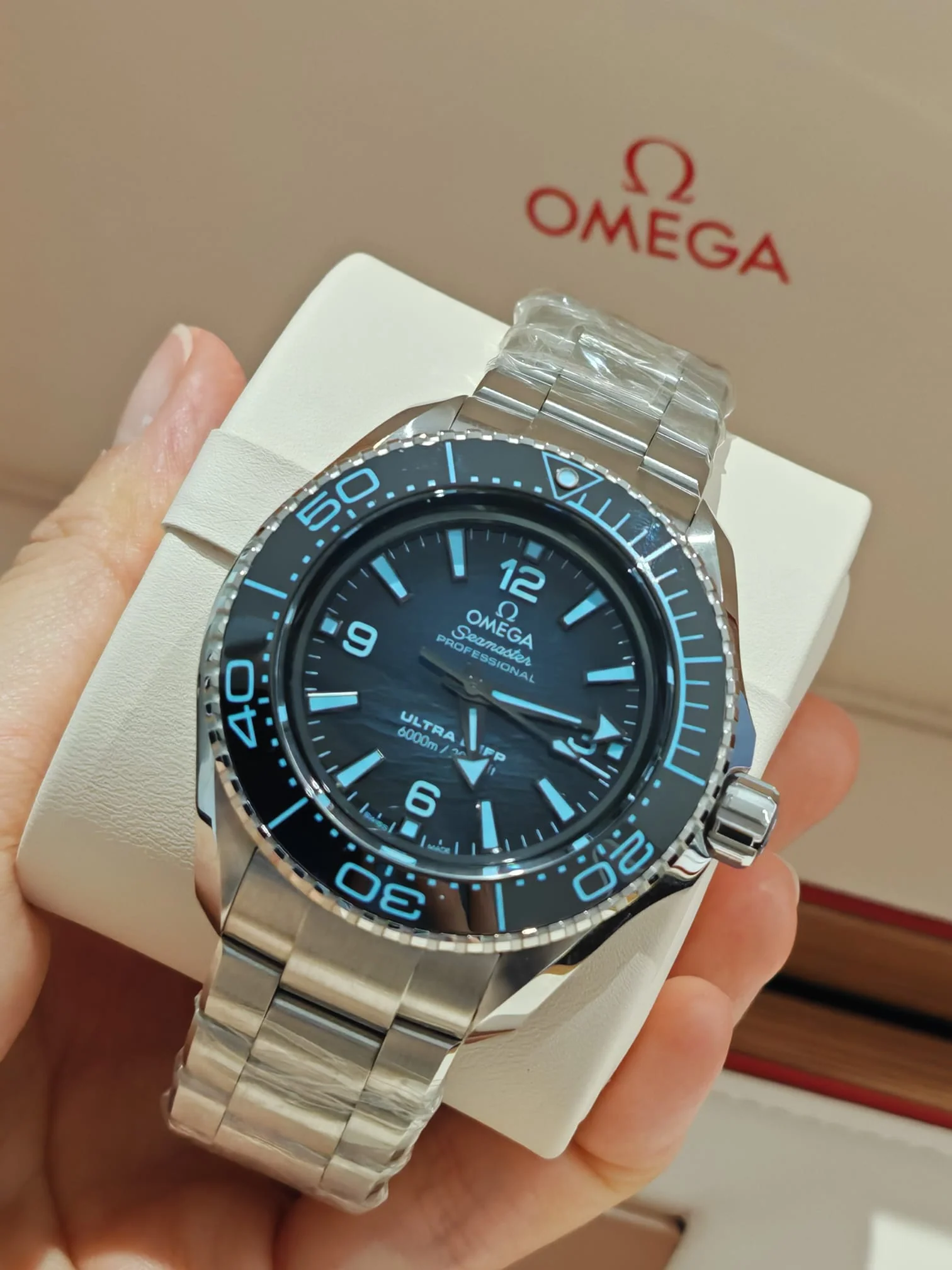 Omega Seamaster Planet Ocean 6000M 45.5 MM 215.30.46.21.03.002 2024 - Image 4