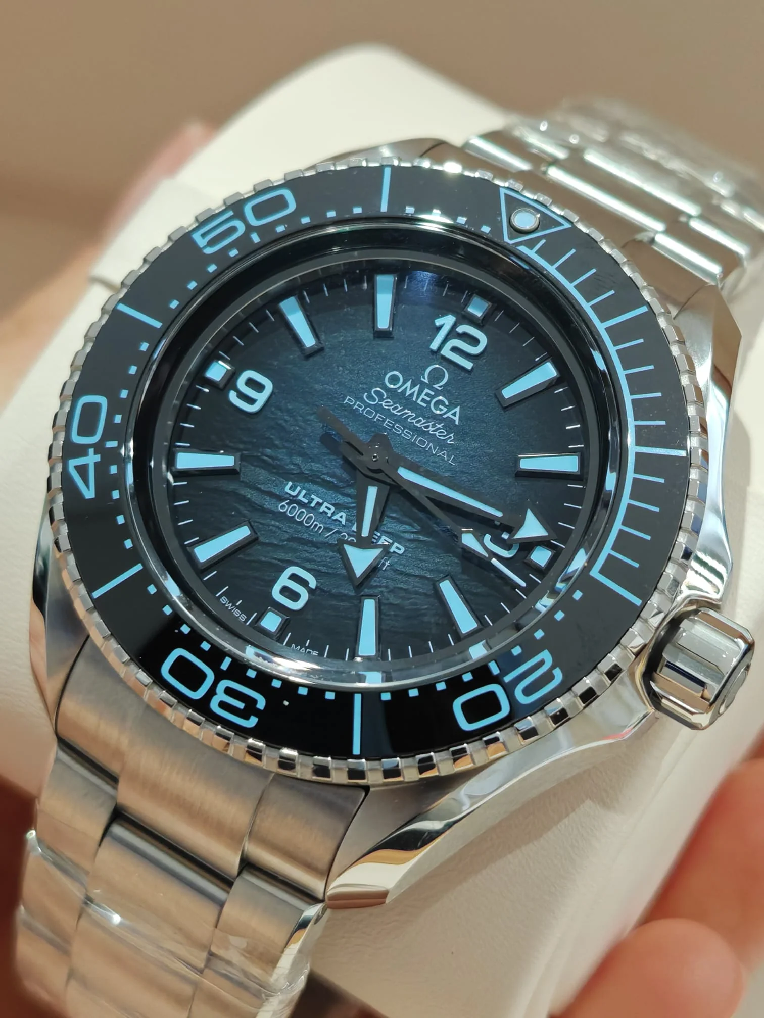 Omega Seamaster Planet Ocean 6000M 45.5 MM 215.30.46.21.03.002 2024 - Image 5