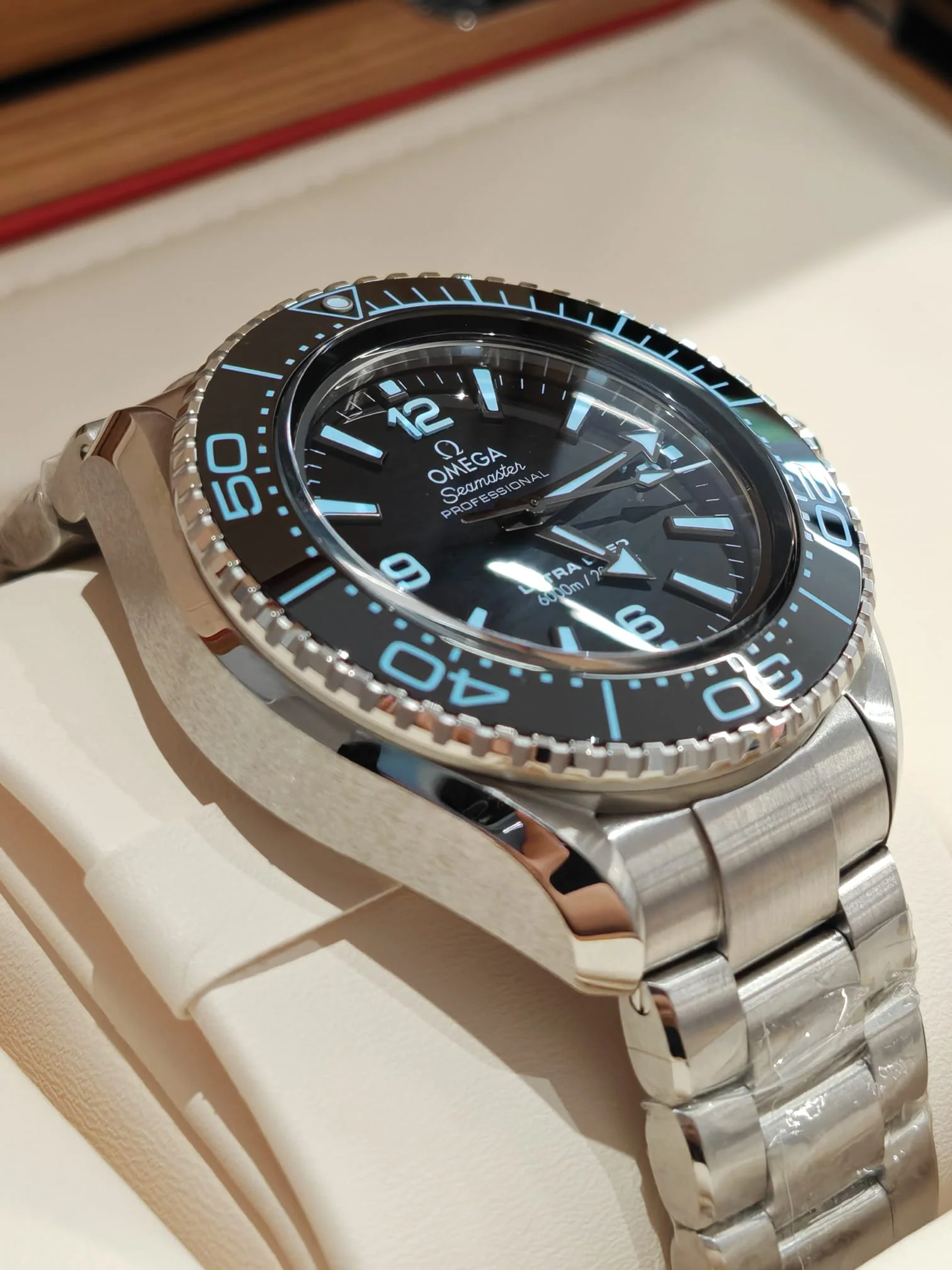 Omega Seamaster Planet Ocean 6000M 45.5 MM 215.30.46.21.03.002 2024 - Image 7