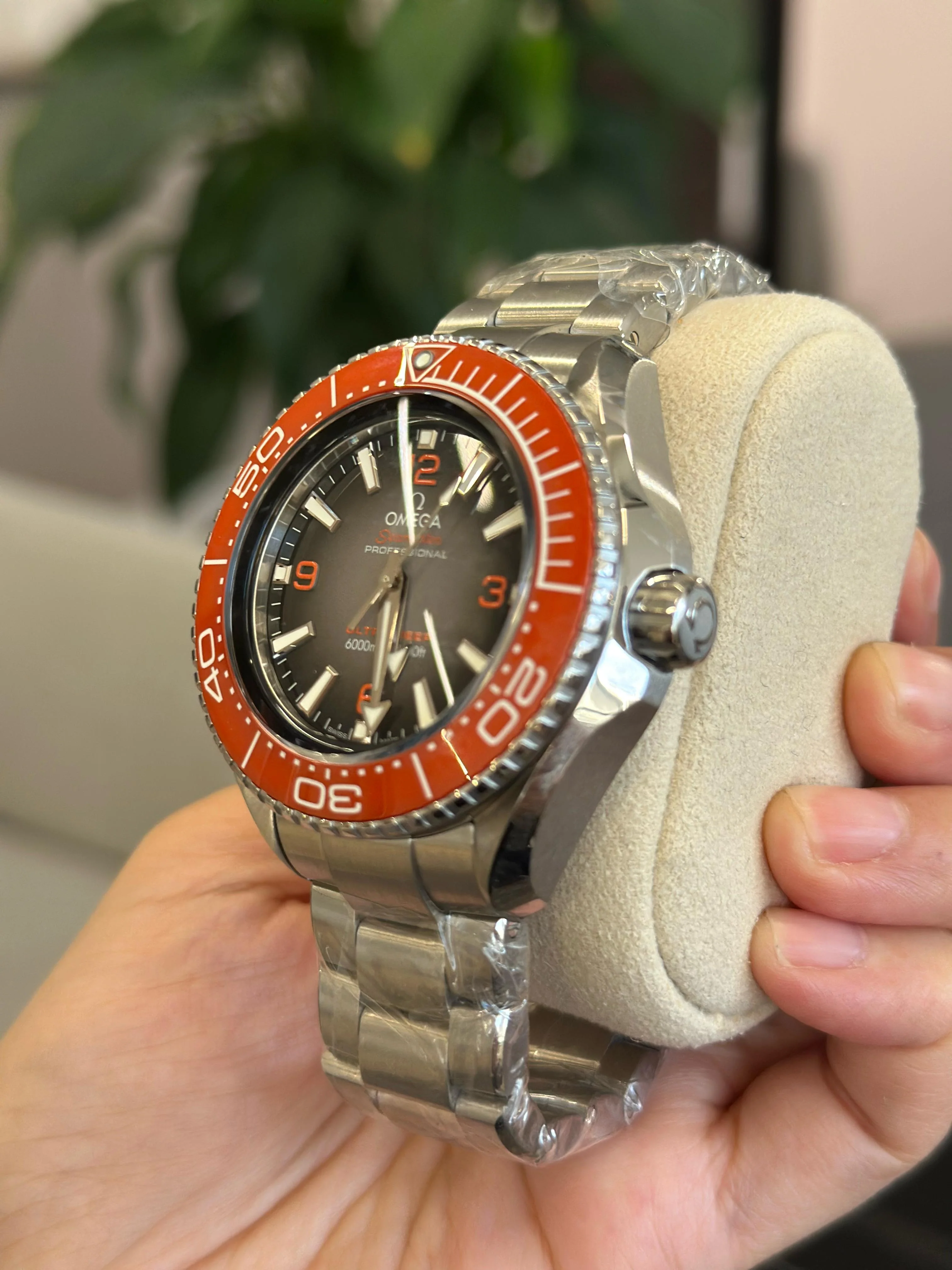 Omega Seamaster Planet Ocean 6000M 45.5 MM 215.30.46.21.06.001 2023 - Image 4