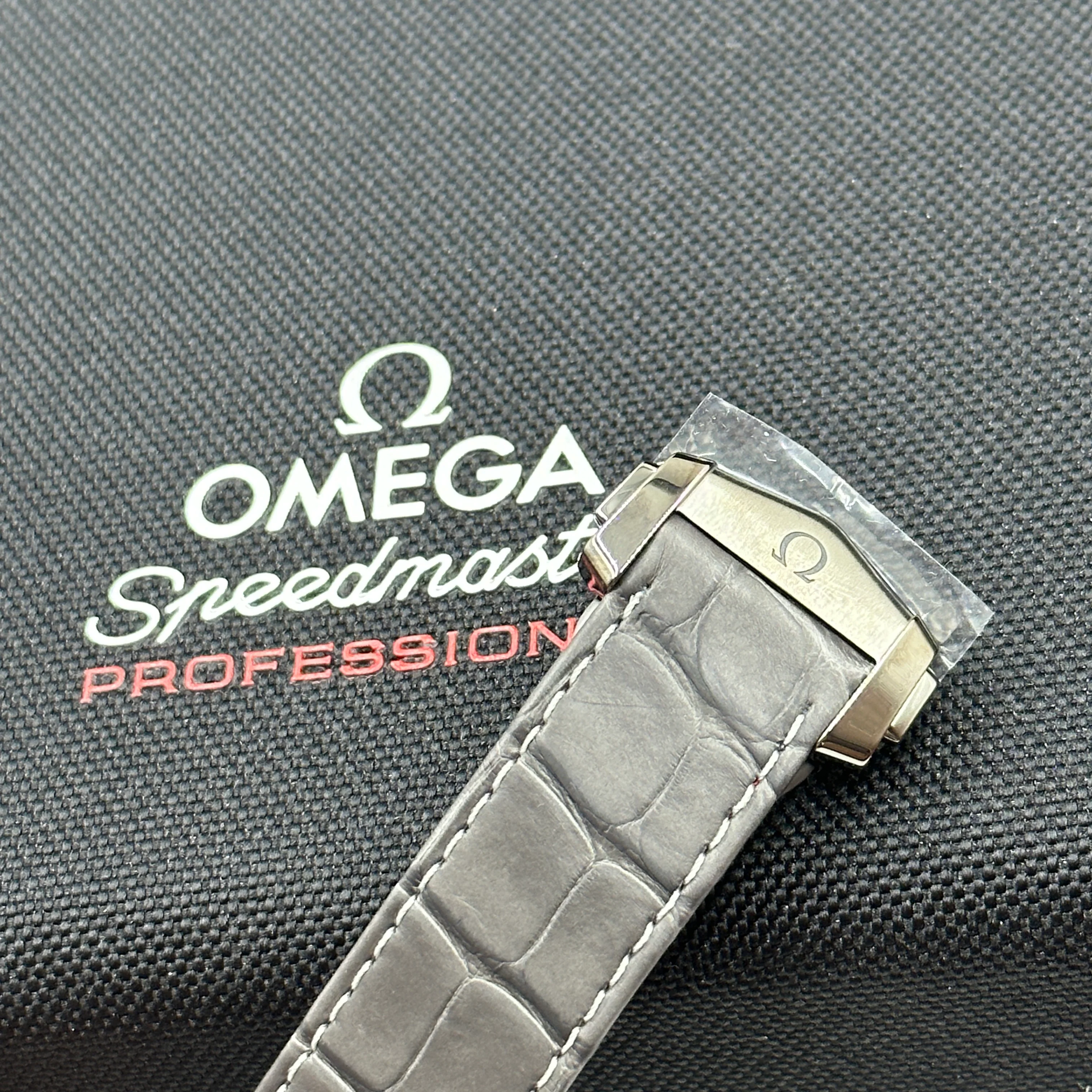 Omega Speedmaster Dark Side Of The Moon 44.25 MM 311.63.44.51.99.001 2025 - Image 13