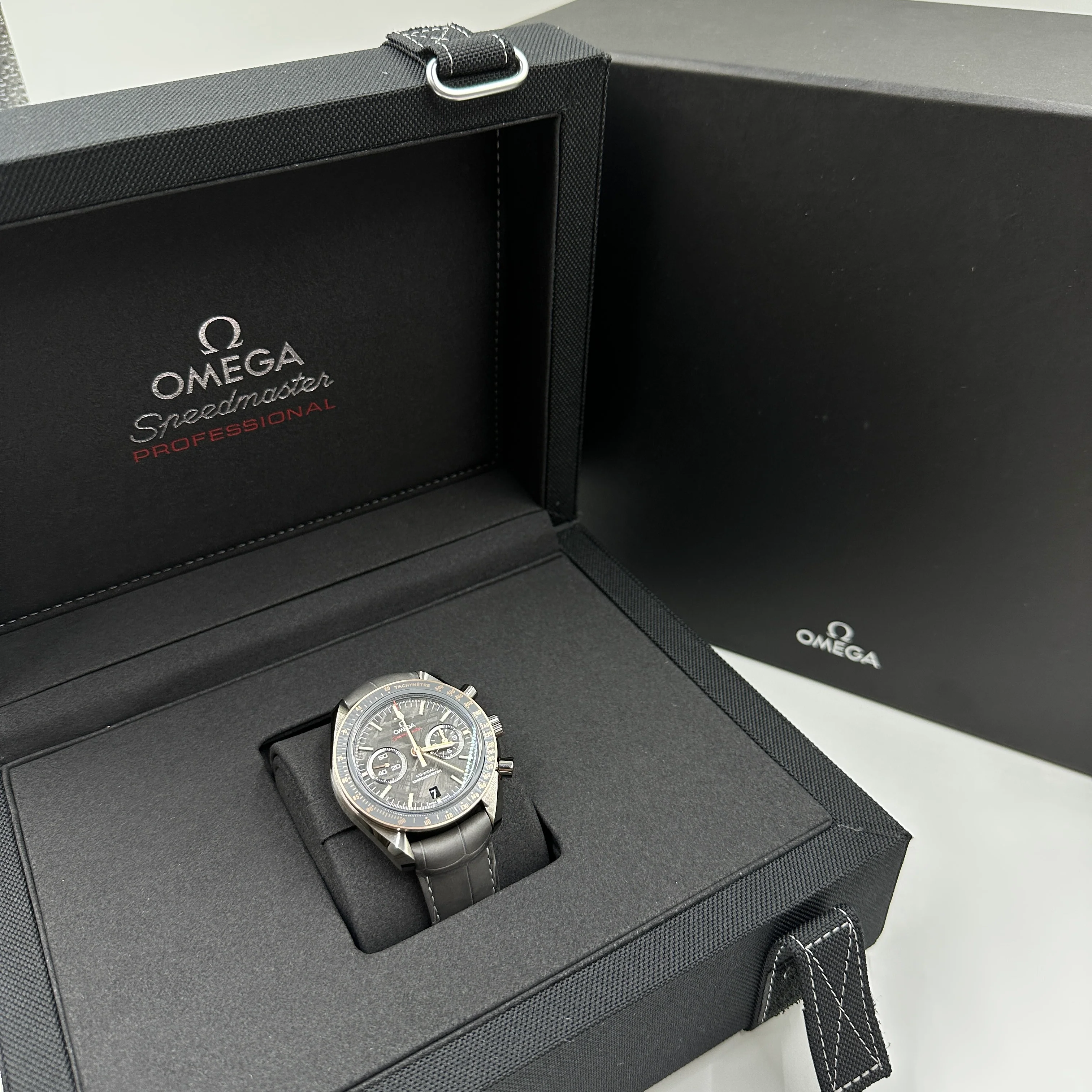 Omega Speedmaster Dark Side Of The Moon 44.25 MM 311.63.44.51.99.001 2025 - Image 3