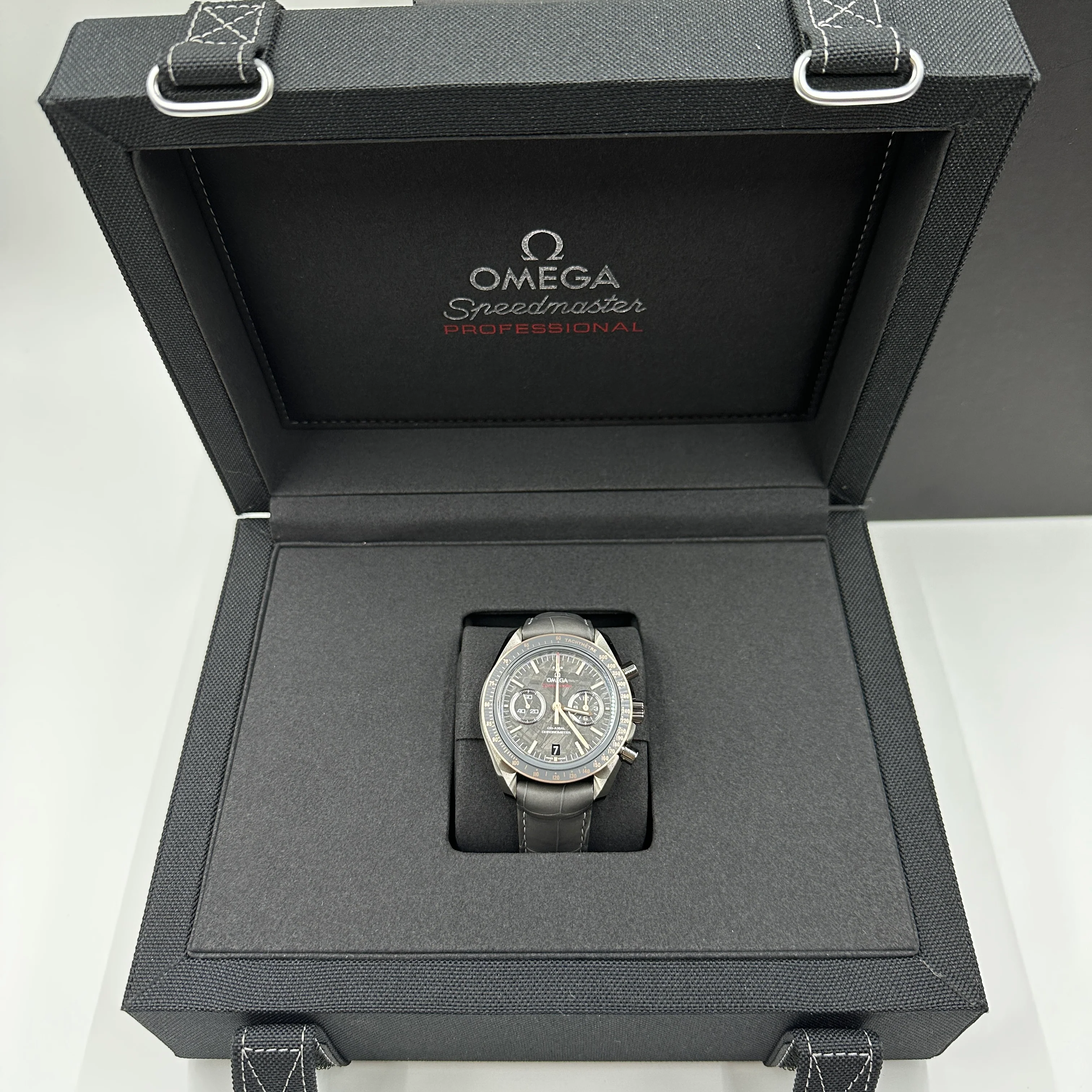 Omega Speedmaster Dark Side Of The Moon 44.25 MM 311.63.44.51.99.001 2025 - Image 4