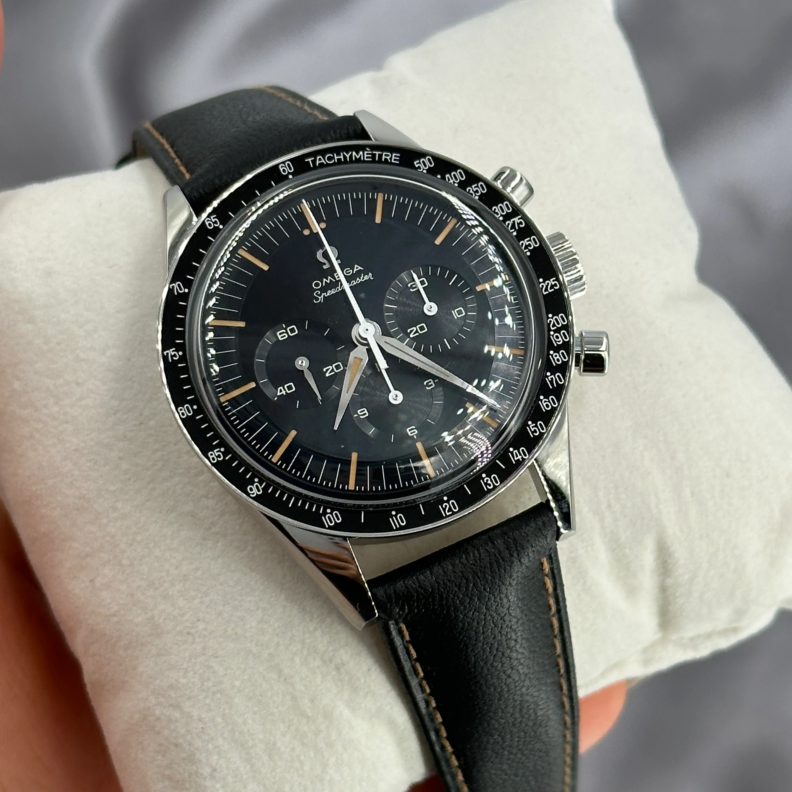 Omega Speedmaster First Omega In Space 39.7MM 310.32.40.50.06.001 2025 - Image 13