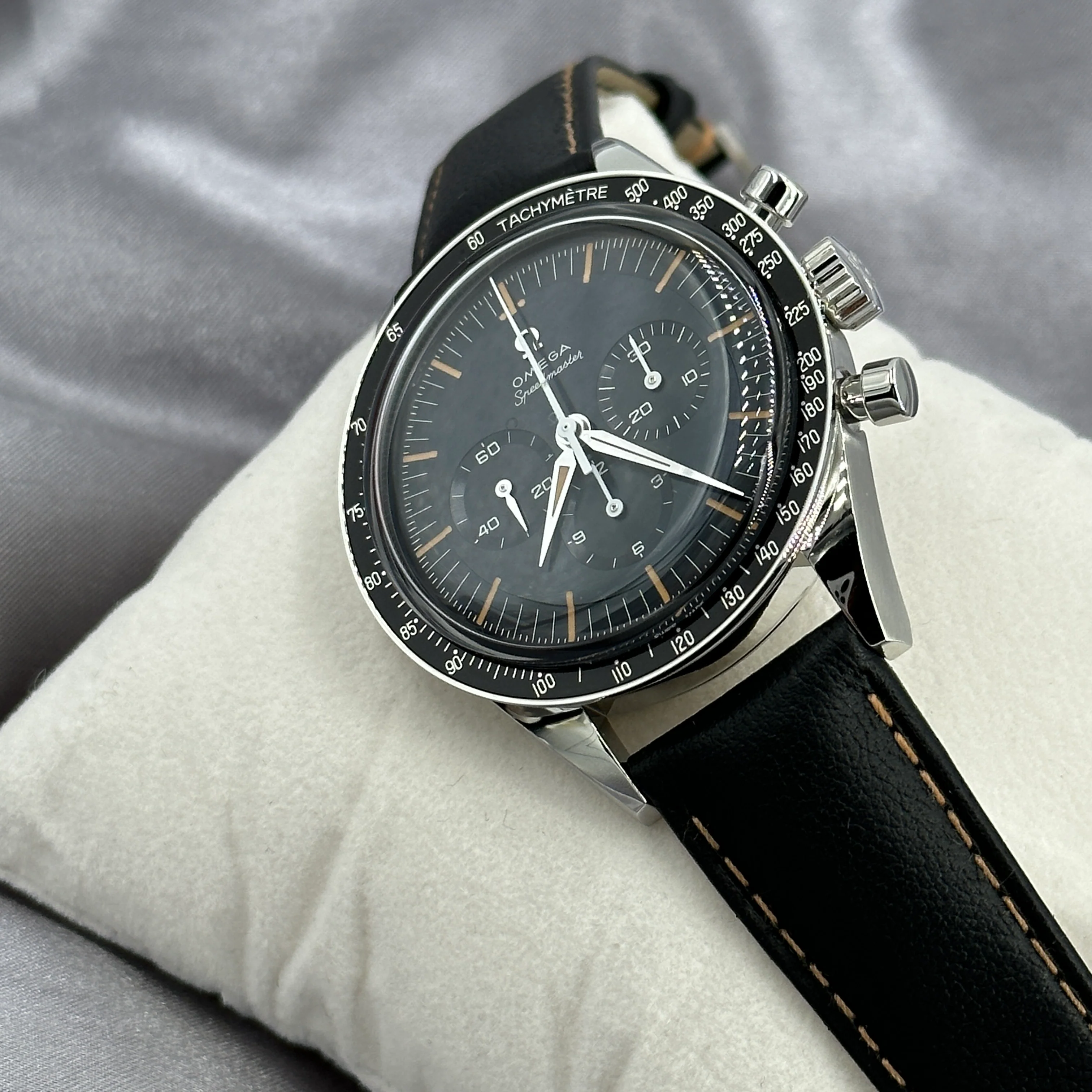 Omega Speedmaster First Omega In Space 39.7MM 310.32.40.50.06.001 2025 - Image 16