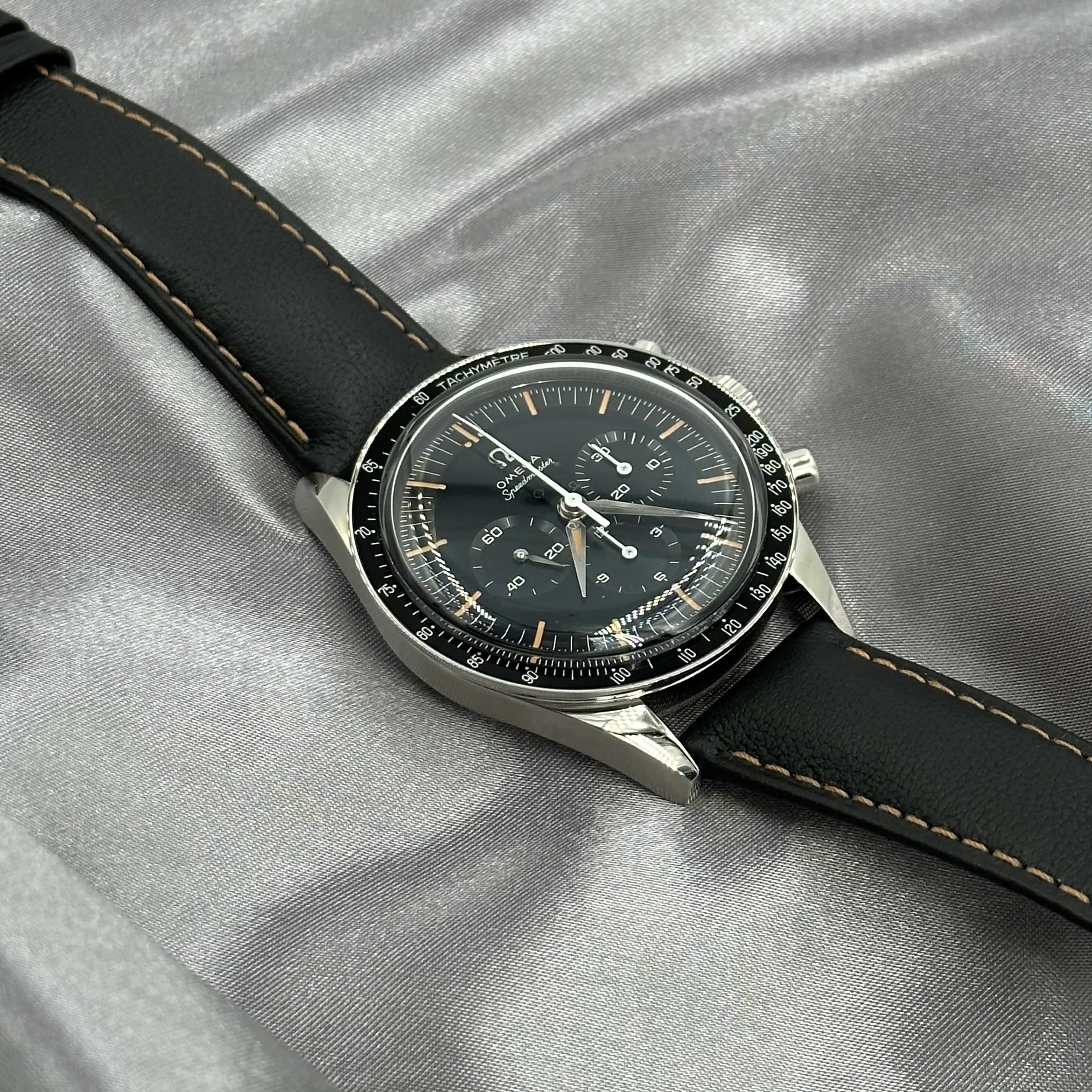 Omega Speedmaster First Omega In Space 39.7MM 310.32.40.50.06.001 2025 - Image 6