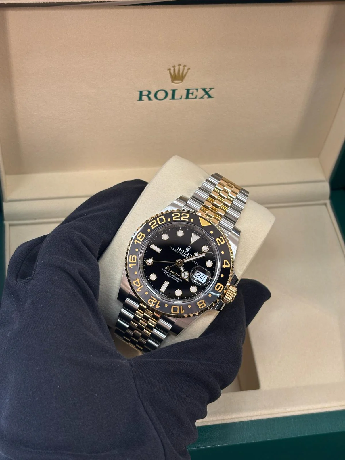 Rolex GMT-Master II 40MM 126713GRNRJubilee 2025 - Image 5