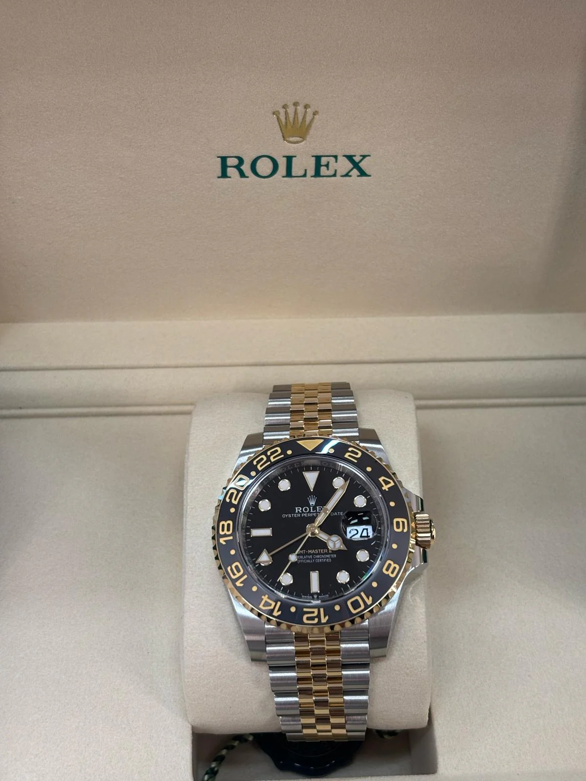 Rolex GMT-Master II 40MM 126713GRNRJubilee 2025 - Image 6