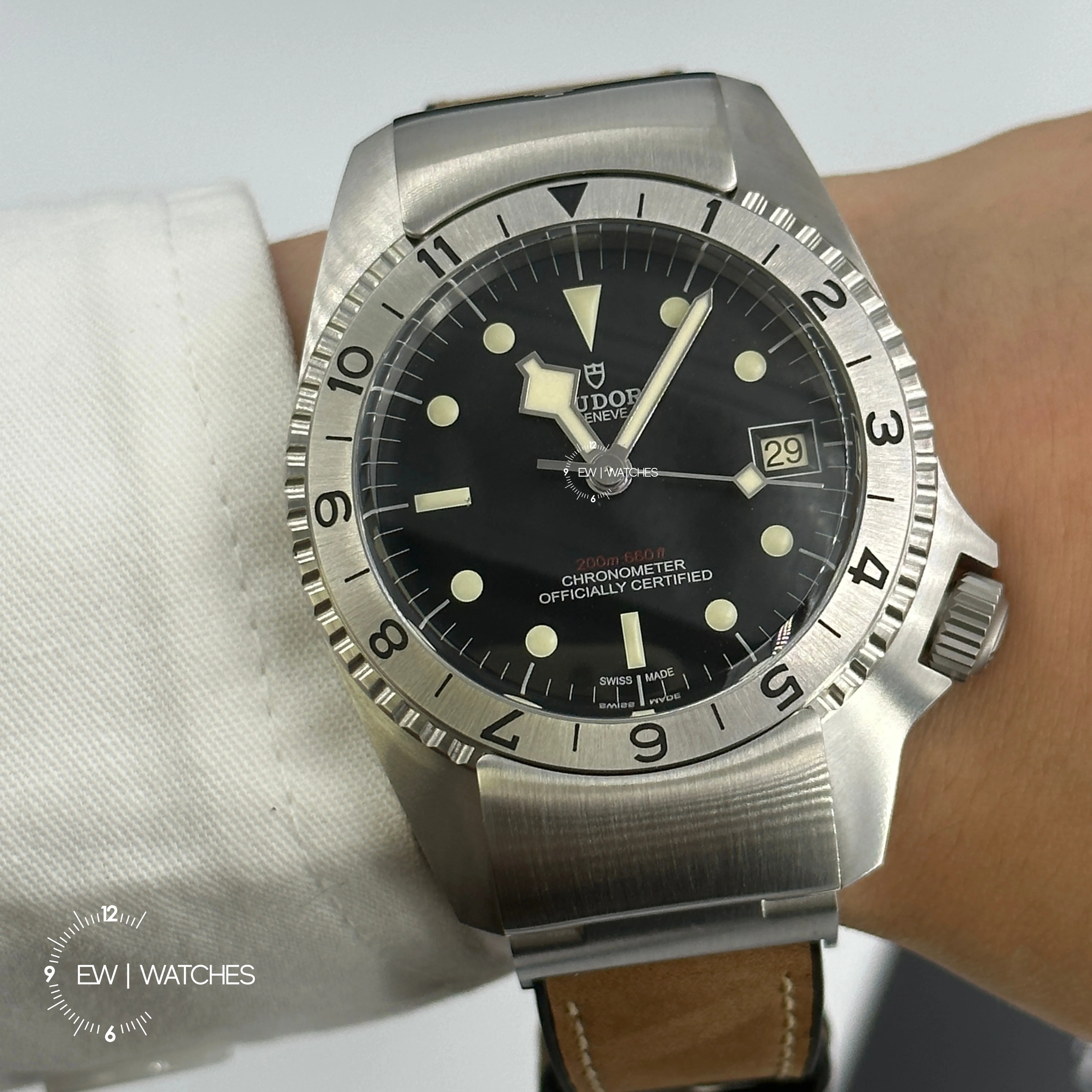 Tudor Black Bay P01 42mm 70150-0001 Black Leather 2024 - Image 3