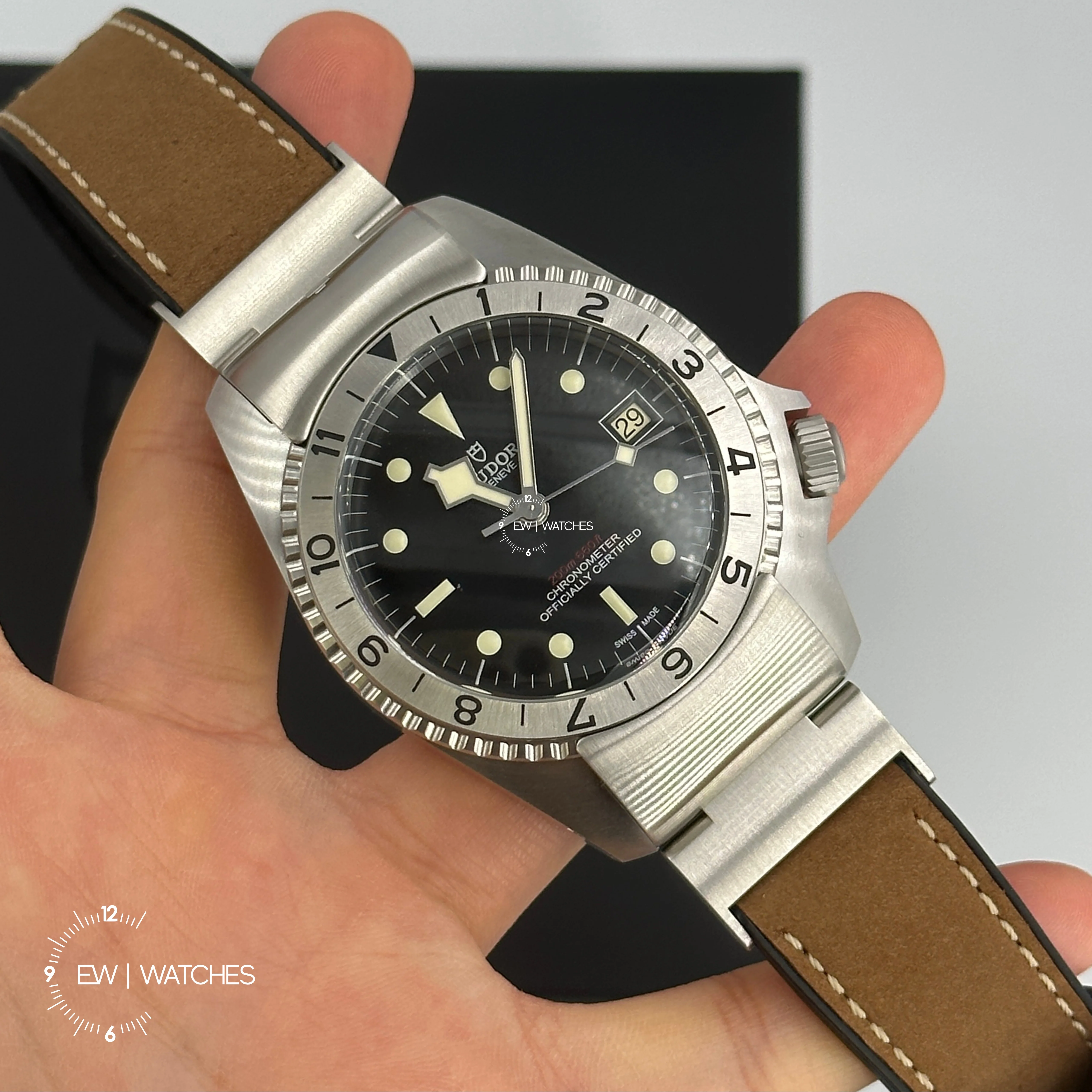 Tudor Black Bay P01 42mm 70150-0001 Black Leather 2024 - Image 4