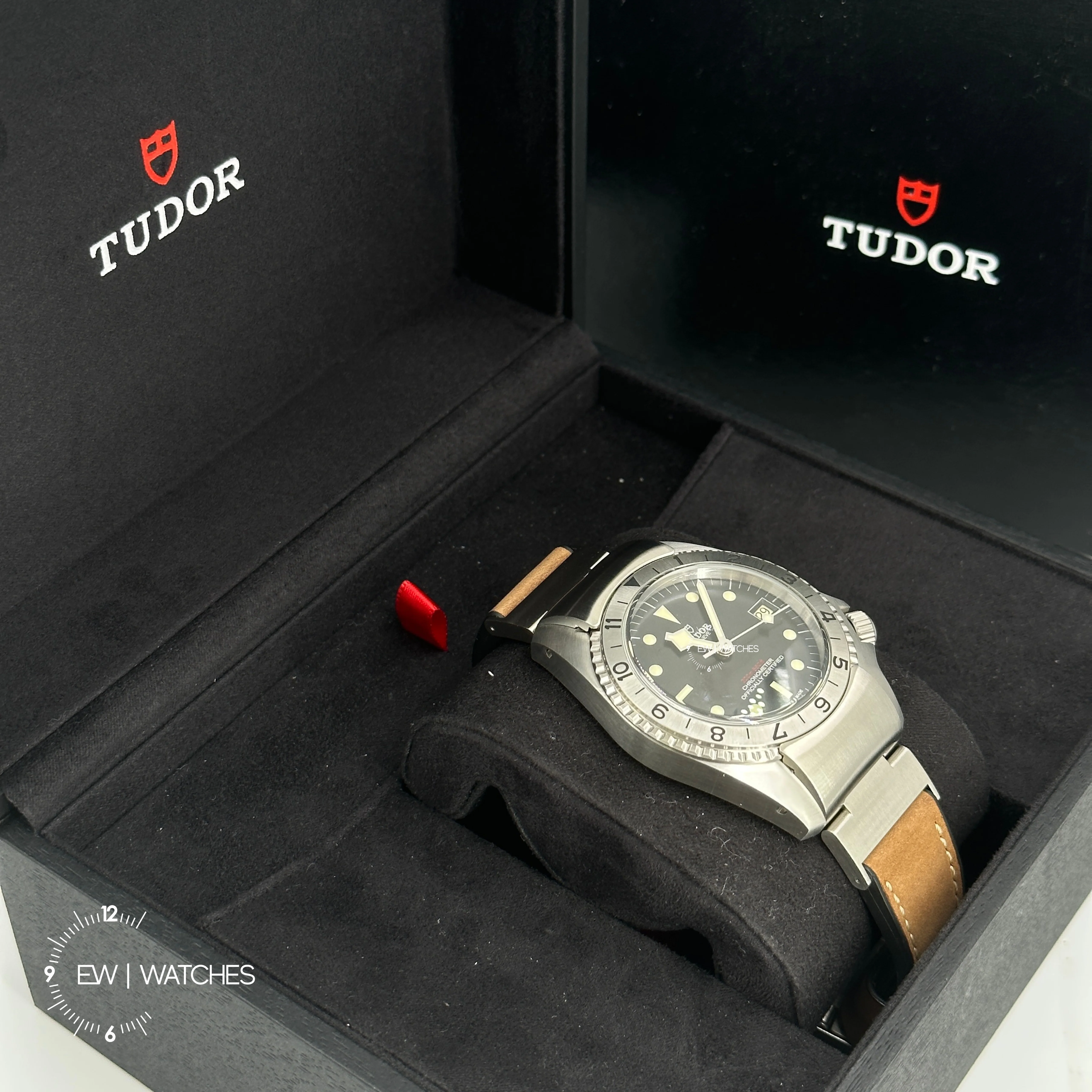 Tudor Black Bay P01 42mm 70150-0001 Black Leather 2024 - Image 8