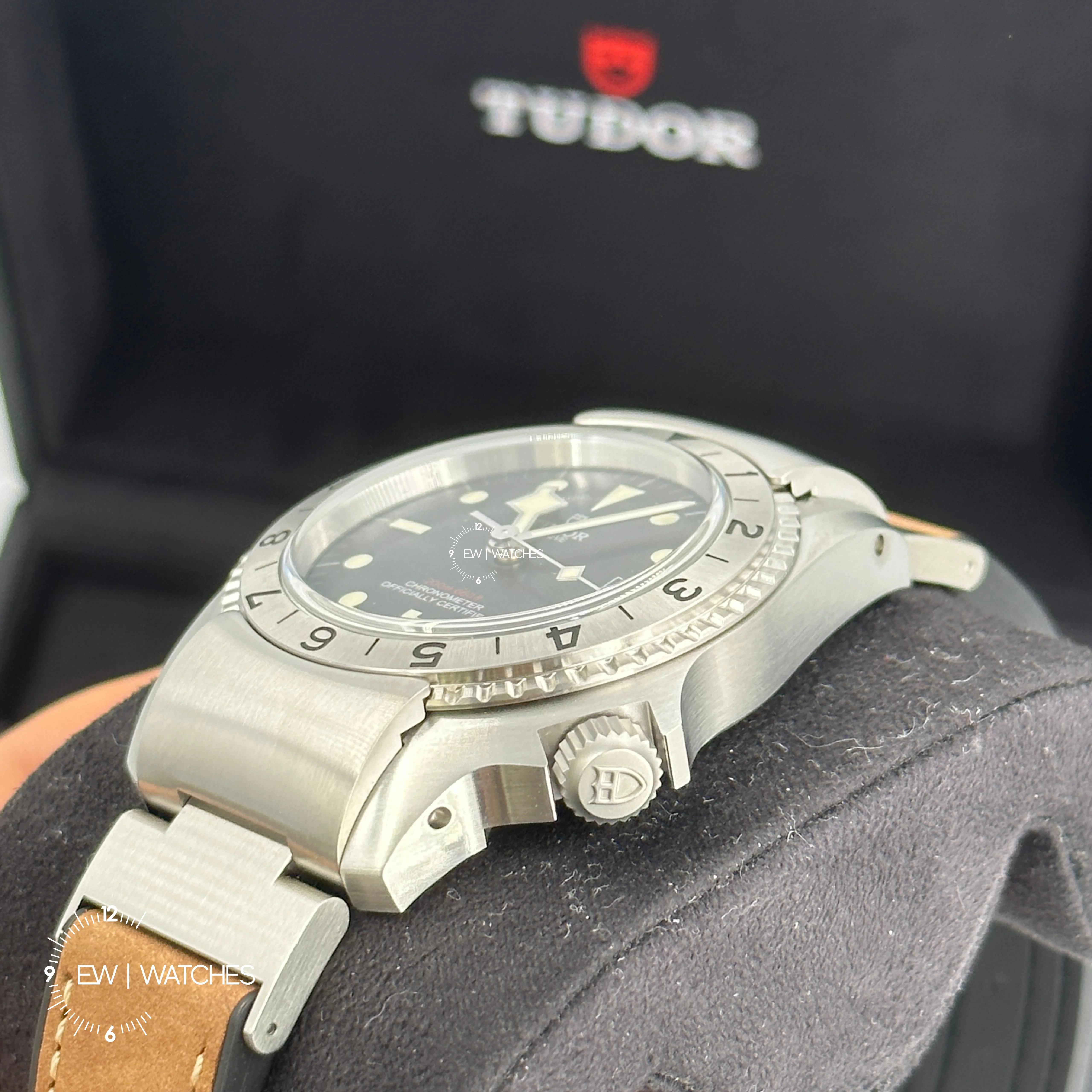 Tudor Black Bay P01 42mm 70150-0001 Black Leather 2024 - Image 9